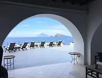 Raya Hotel