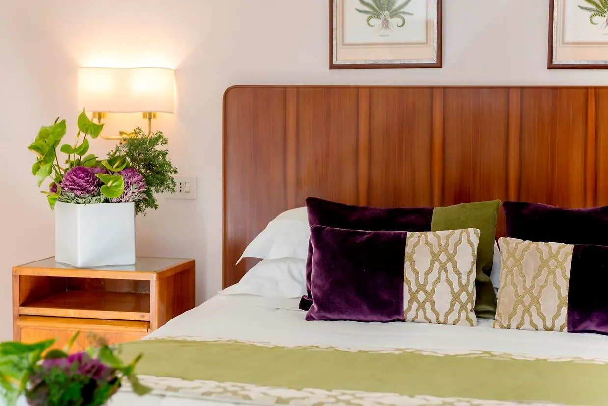 Bettoja Hotel Atlantico Рим